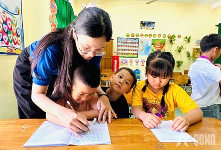 Special volunteer summer days in Phu Quy